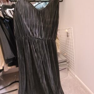 H&M Black Pleated Midi Dress